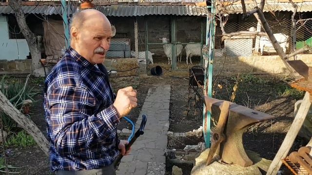В гостях у Человека с большой буквы с золотыми руками и добрым сердцем. Лучший в Крыму в своем деле смотреть онлайн