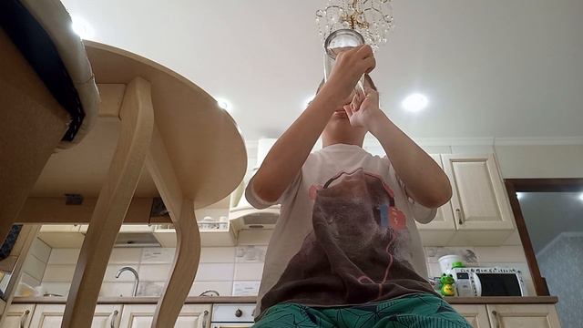 Пью воду пол литра я лопнул смотреть онлайн