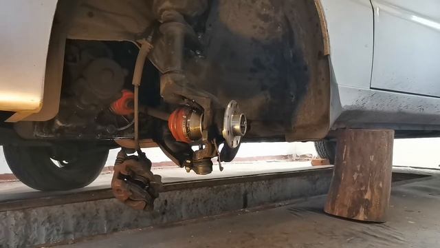 Замена шаровой опоры на автомобилях Daewoo Sens (Lanos, Nexia, Chevrolet Lanos, Zaz Chance, Kadett) смотреть онлайн