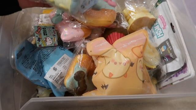 ORGANIZING MY SQUISHIES!! смотреть онлайн