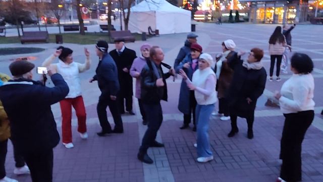 Танцуй, как Женя..... 17.11.23. смотреть онлайн