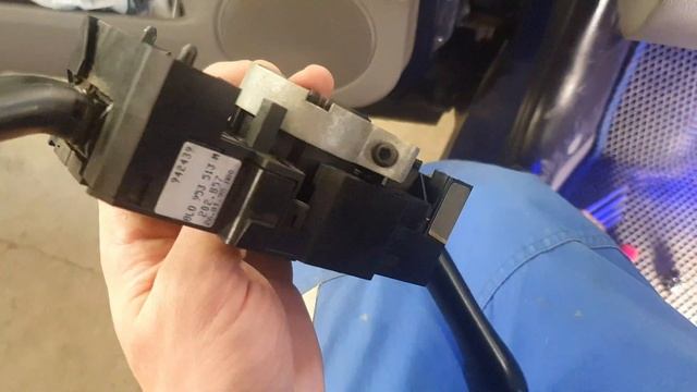 Отсутствует дальний Passat B5.Ремонт подрулевого переключателя. смотреть онлайн