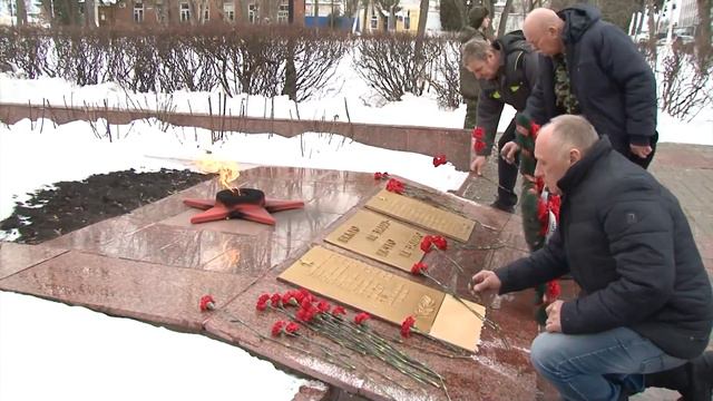 Защитникам Отечества посвящается смотреть онлайн