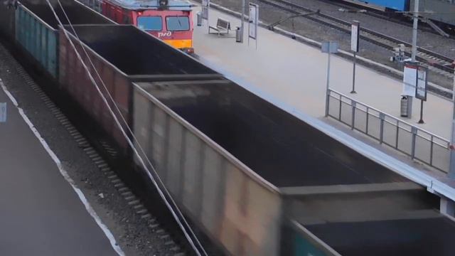 ВЛ11-378 с грузовым составом следует по станции Серпухов, 21.04.2019. смотреть онлайн