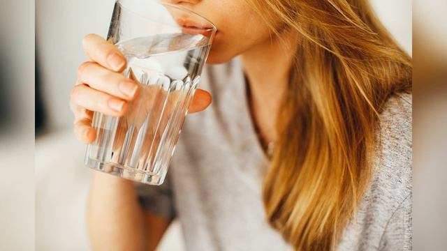 ПОЛЬЗА ВОДЫ.Почему нужно пить воду КАЖДЫЙ ДЕНЬ смотреть онлайн