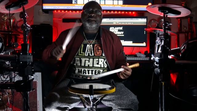 Drum Lessons : Snare Drum Play Along смотреть онлайн