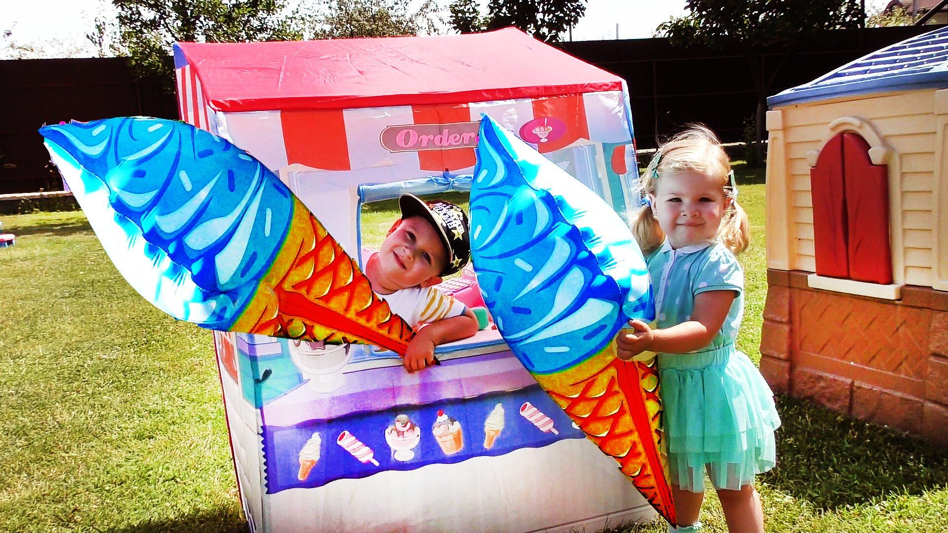 ✿ ИГРАЕМ В МАГАЗИН МОРОЖЕНОГО Огромное Мороженое Для Детей Ice Cream Unboxing VIDEO for children смотреть онлайн