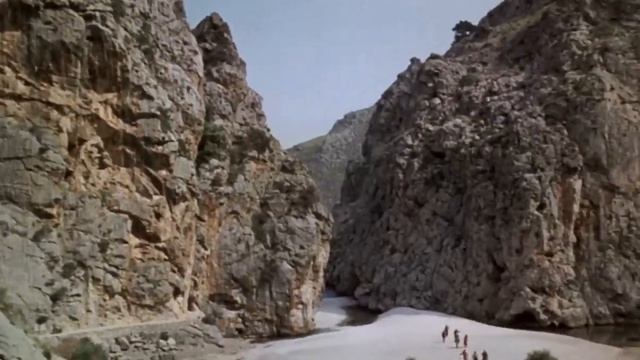 The Golden Voyage of Sinbad (1973) Fantasy adventure - John Phillip Law смотреть онлайн