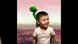 инопланетянин танцует