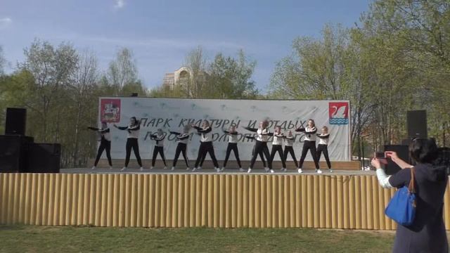 Танц студия PLAY.Открытие весенне-летнего сезона в парках Долгопрудного.1.5.19 смотреть онлайн