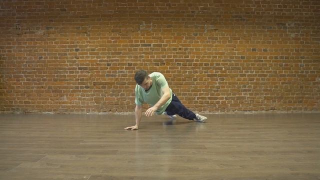 65. 10 step (footwork) | Видео-уроки брейк-данса от школы танцев "СВОИ ЛЮДИ" смотреть онлайн