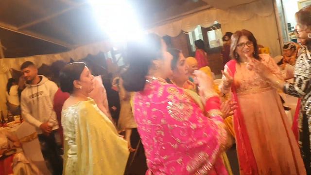 Live singing with jas inder at Wolverhampton смотреть онлайн