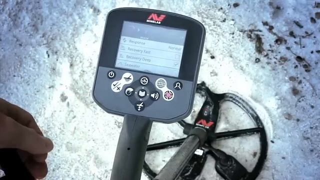 Minelab CTX 3030 Metal Detector Beach Detecting