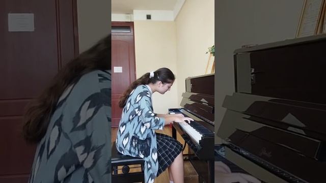 Ахмаджанова Шахзода Чайковский- Ната- вальс смотреть онлайн
