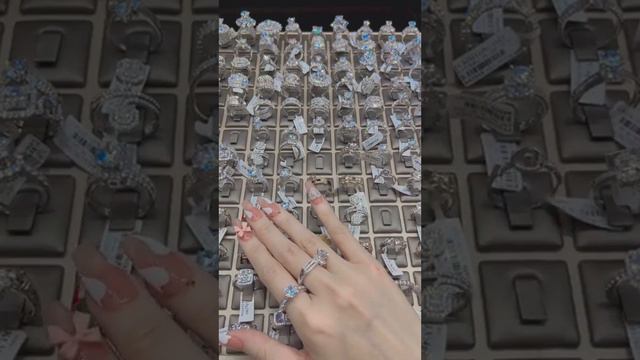 Tiệm Vàng Kim Long Diệp livestream 23/04/2023 - Giam ngay 5.0.k/gram chỉ có trong livestream!! смотреть онлайн