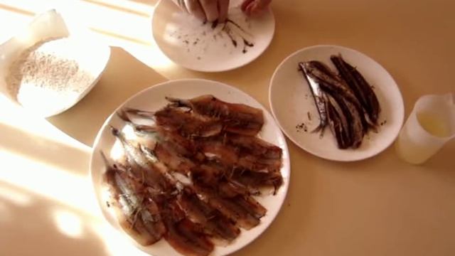 Смажена мойва/ Як чистити мойву без заморочок / Fried capelin. смотреть онлайн