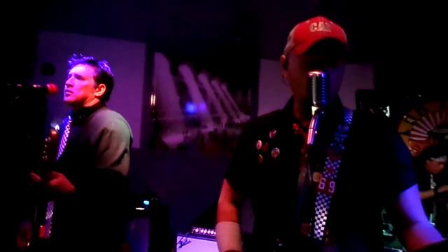 Joseph Valdez finger tapping to Loverboy смотреть онлайн