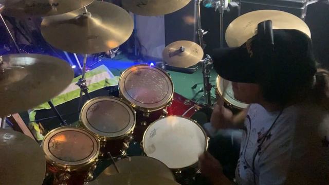Metallica "Enter Sandman" Drum Cover From "The Black" Album смотреть онлайн