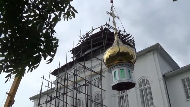 Монтаж шлема, барабана, купола на Церковь Рождества Пресвятой Богородицы в селе Богородск смотреть онлайн