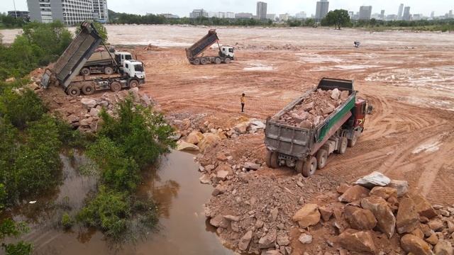 Part.88| Wonderful Filling Land Huge Project By Komatsu Dozers And Dump Trucks Push and Dump Stone смотреть онлайн