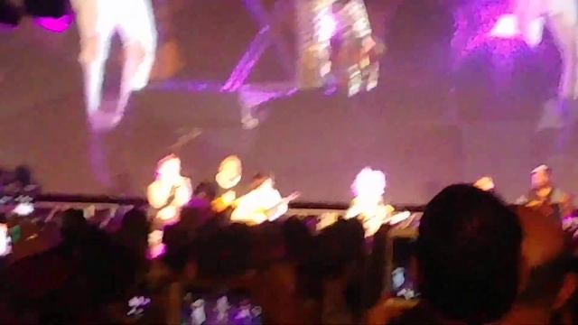 How to Play Ukelele with Cyndi Lauper Live Girls Just Wanna Have Fun Sept 16 2018 смотреть онлайн