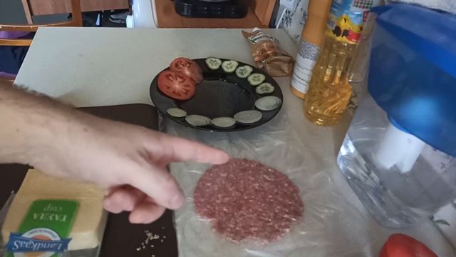 Как приготовить  бургер за 9 минут, быстро и просто.