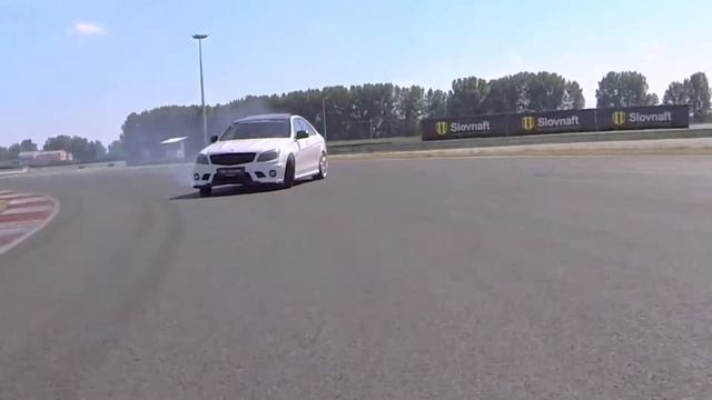 Mercedes Benz C63 AMG W204 // Drift Slovakiaring смотреть онлайн