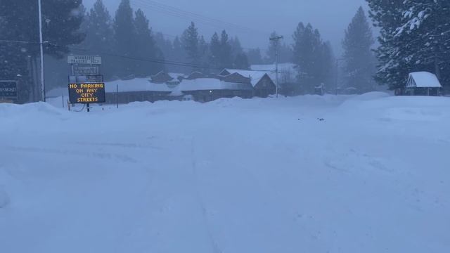 Snowed in completely. Total devastation in Big Bear, CA. State of emergency. We need help!! 3/1/202 смотреть онлайн