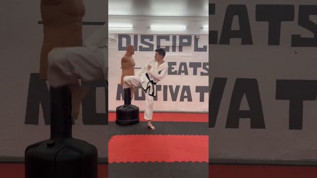 ТОП 3 УДАРА В ТХЭКВОНДО ?#спорт #хабаровск #тхэквондо #тренды #martialarts смотреть онлайн