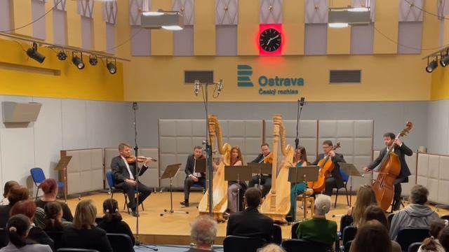 Maciej Małecki - Concertino in an old style for two harps and strings смотреть онлайн