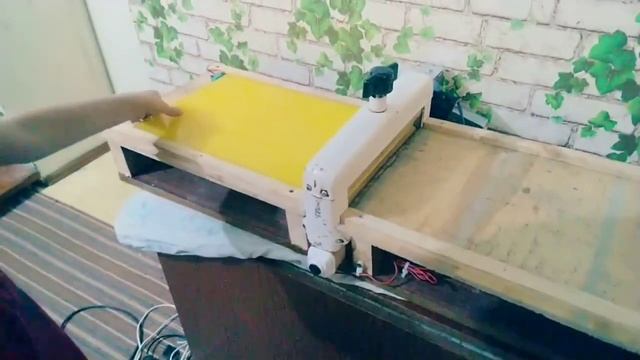 Вощина в домашних условиях.Станок для прокатки вощины смотреть онлайн