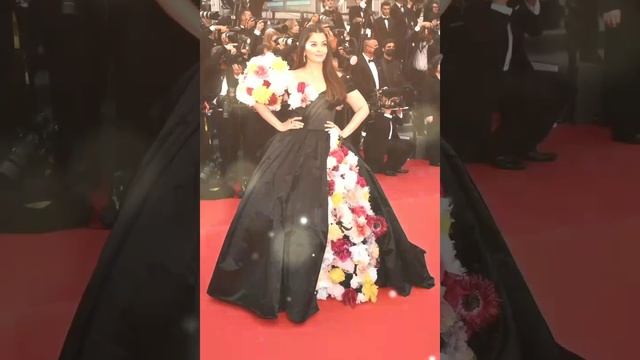 КАННСКИЙ КИНОФЕСТИВАЛЬ 2022 ВЕЛИКОЛЕПНЫЙ НАРЯД АЙШВАРИЯ РАЙ БАЧЧАН НА КРАСНОЙ ДОРОЖКЕ смотреть онлайн