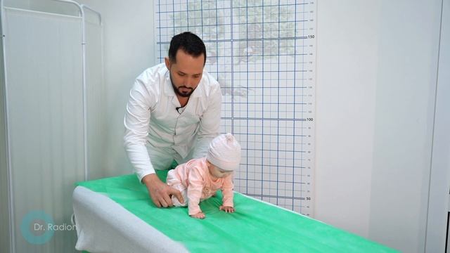 Как научить ребёнка ползать смотреть онлайн