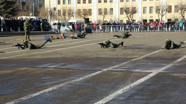 Показательные вступления на Театральной площади в Кирове 15 марта смотреть онлайн