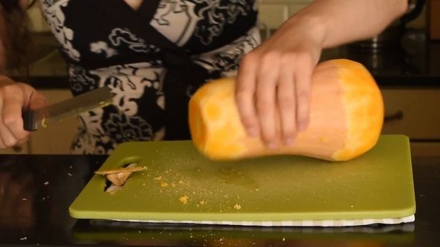 Kак легко и просто очистить тыкву от кожуры. смотреть онлайн