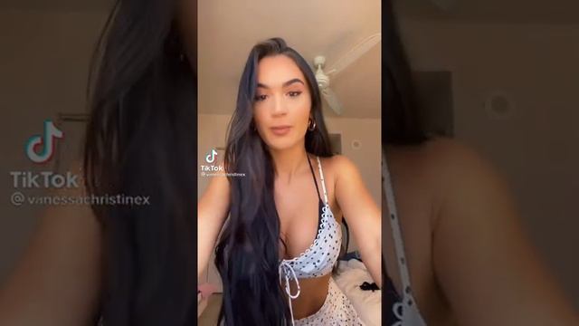 Vanessa Christine on TikTok смотреть онлайн