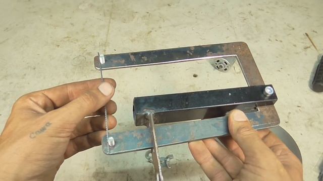 Сделай и себе этот простой электро Лобзик!!! смотреть онлайн