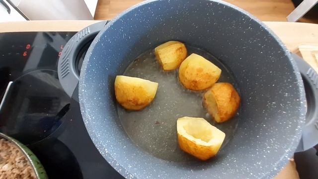 Жареные голубцы  с овощами, готовится легко и быстро а главное вкусно.