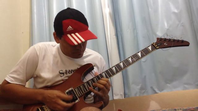 Under a glass moon (solo) by Betinho Apogeu смотреть онлайн