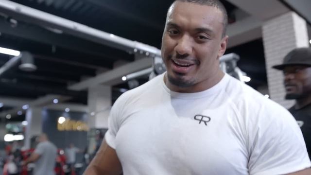 WORLD RECORD INCLINE DUMBBELL PRESS FOR REPS! смотреть онлайн