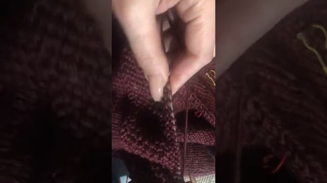 Закрытие изделия изнаночным валиком