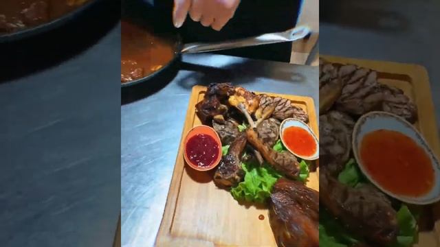 ? Мясное плато / РЕСТОРАН «АЛЫЕ ПАРУСА» смотреть онлайн