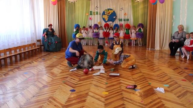 На лесной поляне. ДОУ №8 "Малыш" г.Шахтерск смотреть онлайн