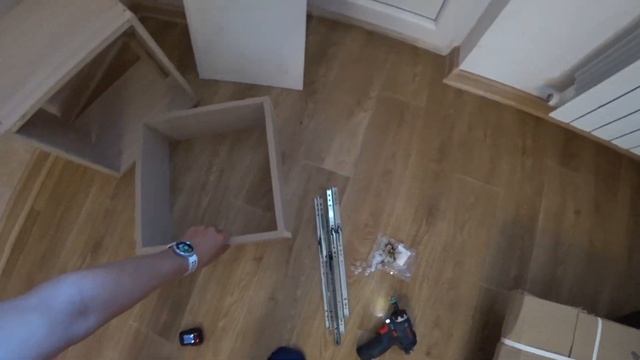 Сборка модульной гостиной... смотреть онлайн