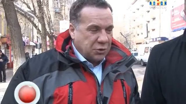 Город чистят от снега смотреть онлайн