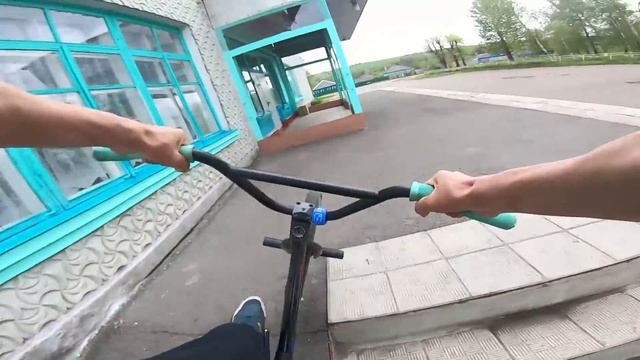 ПО ДЕРЕВНЕ на BMX смотреть онлайн