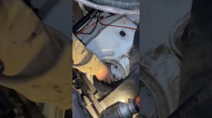 Отказ, бензонасос кончился, сломался пробег 770 тысяч 👨🏻🔧снимаем насос Лада ларгус,
