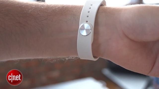 Sony's SmartBand Talk is an e-ink fitness tracker (hands-on) смотреть онлайн