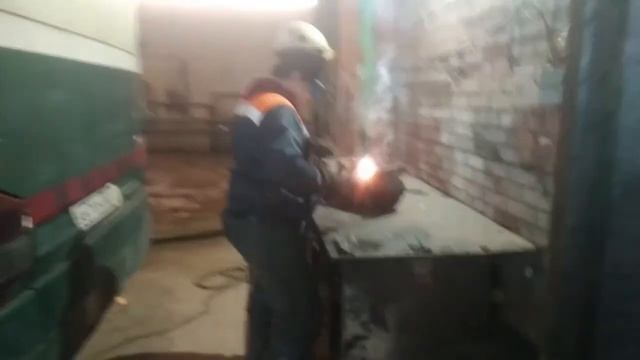 А вы умеете так варить ацетиленовой сваркой ??? смотреть онлайн