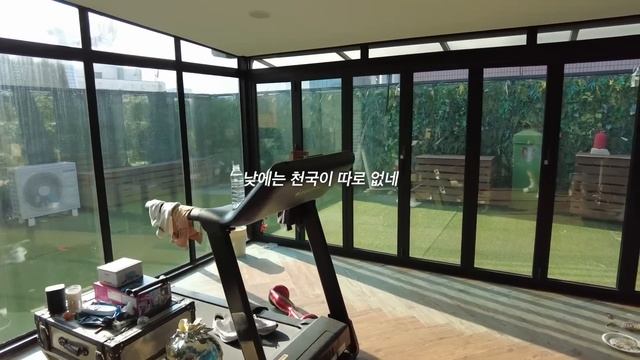 [박태준 VLOG] 깁스한 채 그림 그리는 사람 смотреть онлайн